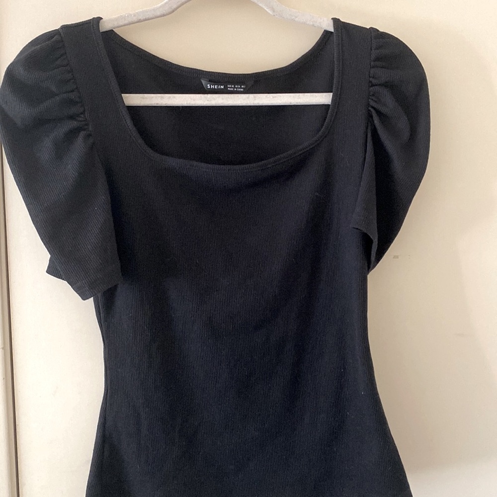 SHEIN BLACK HALF-SLEEVE TOP